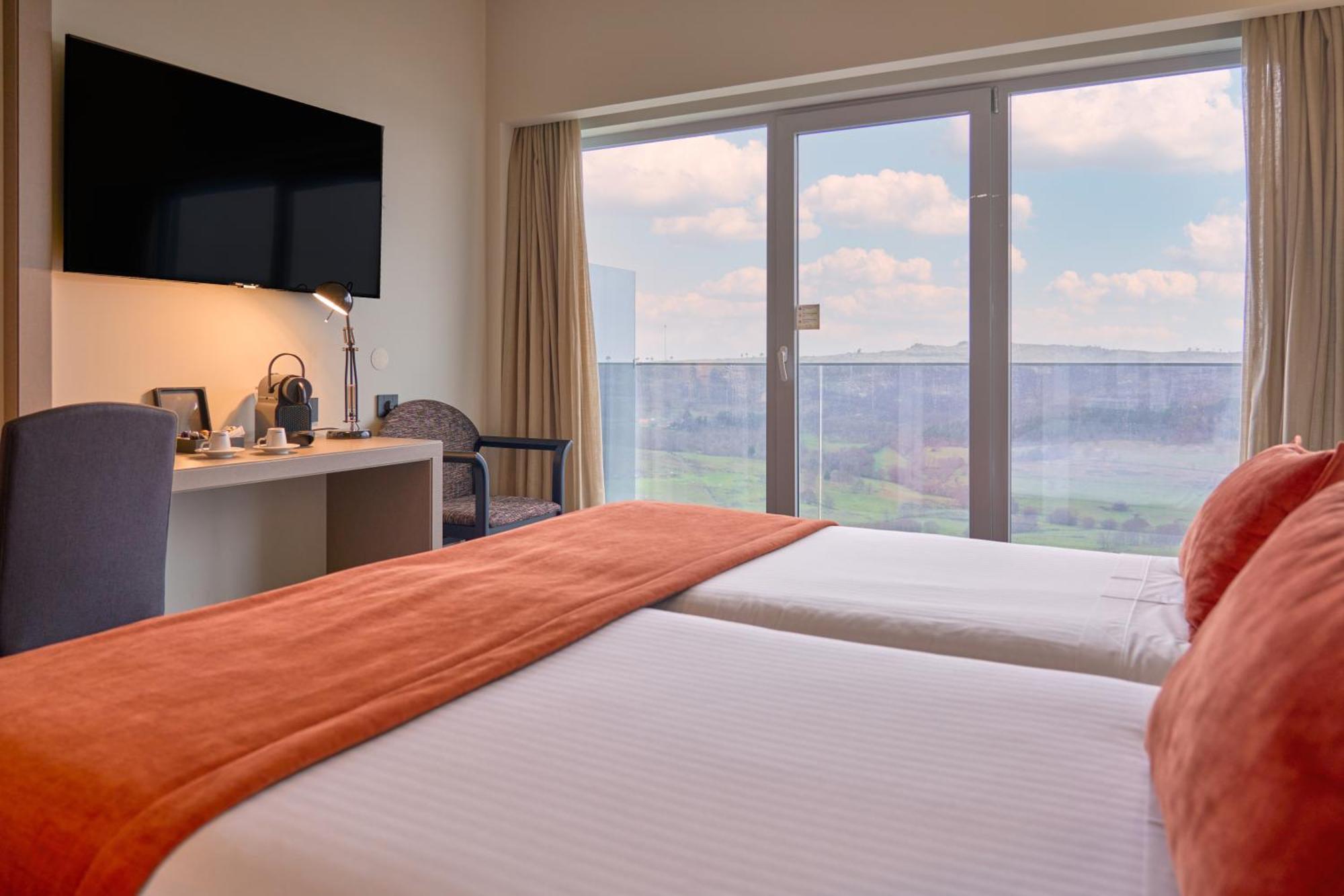 Hotel Versatile Guarda Luaran gambar
